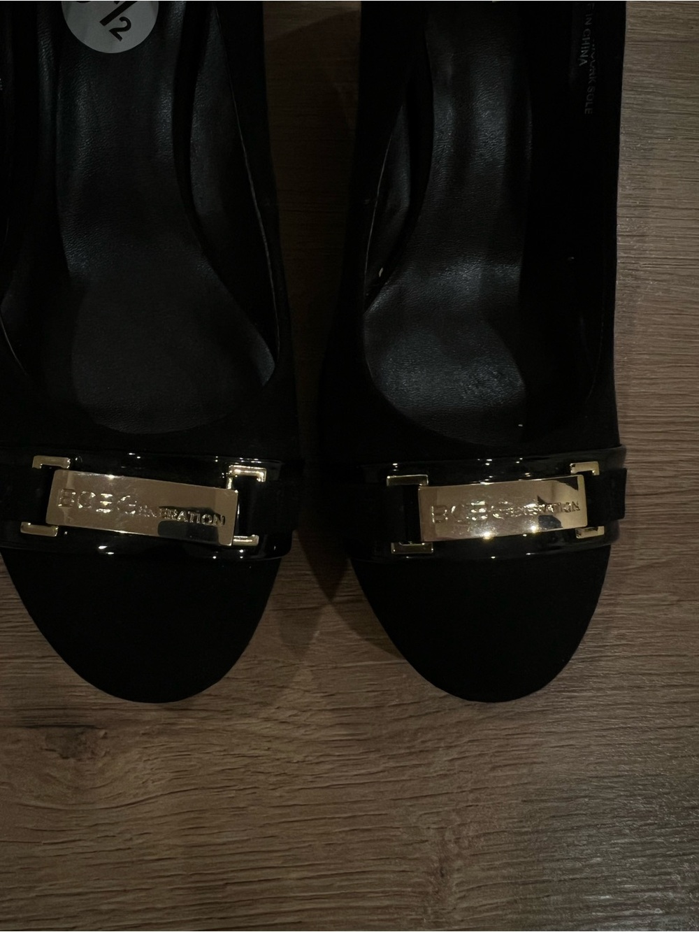 BCBGeneration Black Women's Wedge Heels with Gold Accent size 9 NWT - Picture 3 of 6